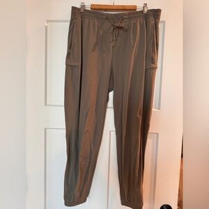 Lululemon Gray drawstring Men’s joggers Like NEW - sz XL